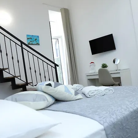 Partenope's Pensjonat 3*
